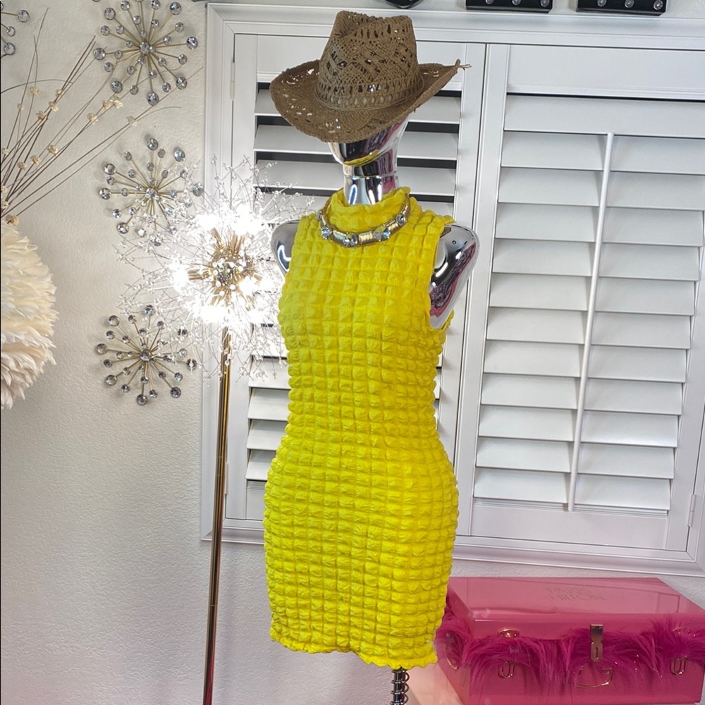 Lemon Pop Grid Textured Mini